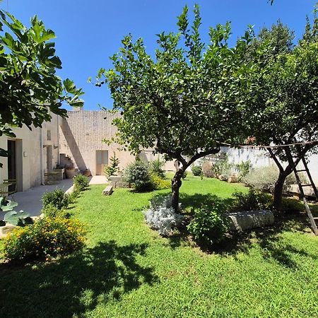 Casa Frea Dimora Storica Bed & Breakfast Martano Ngoại thất bức ảnh